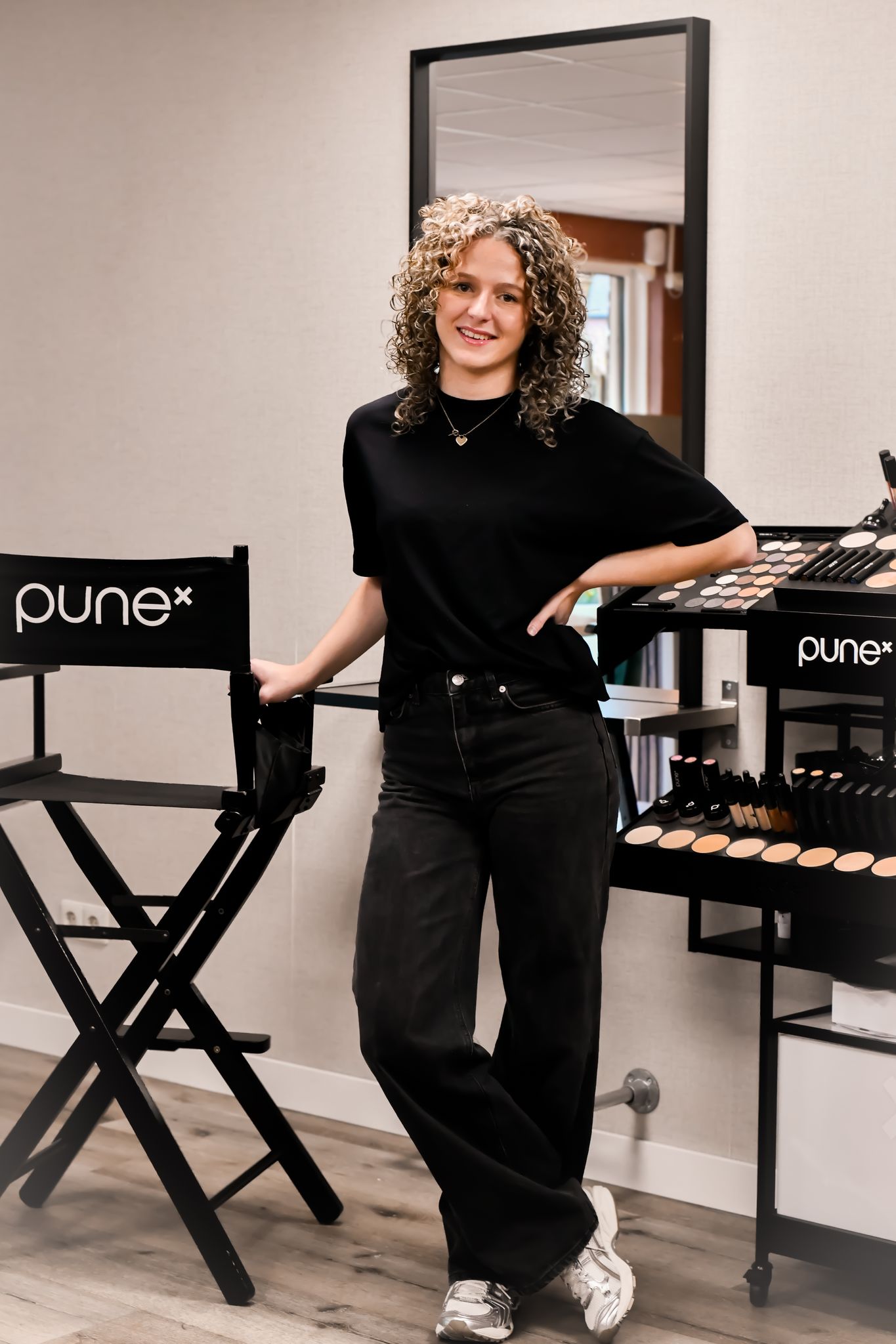 Meike, topstyliste bij Passion Hair & Beauty